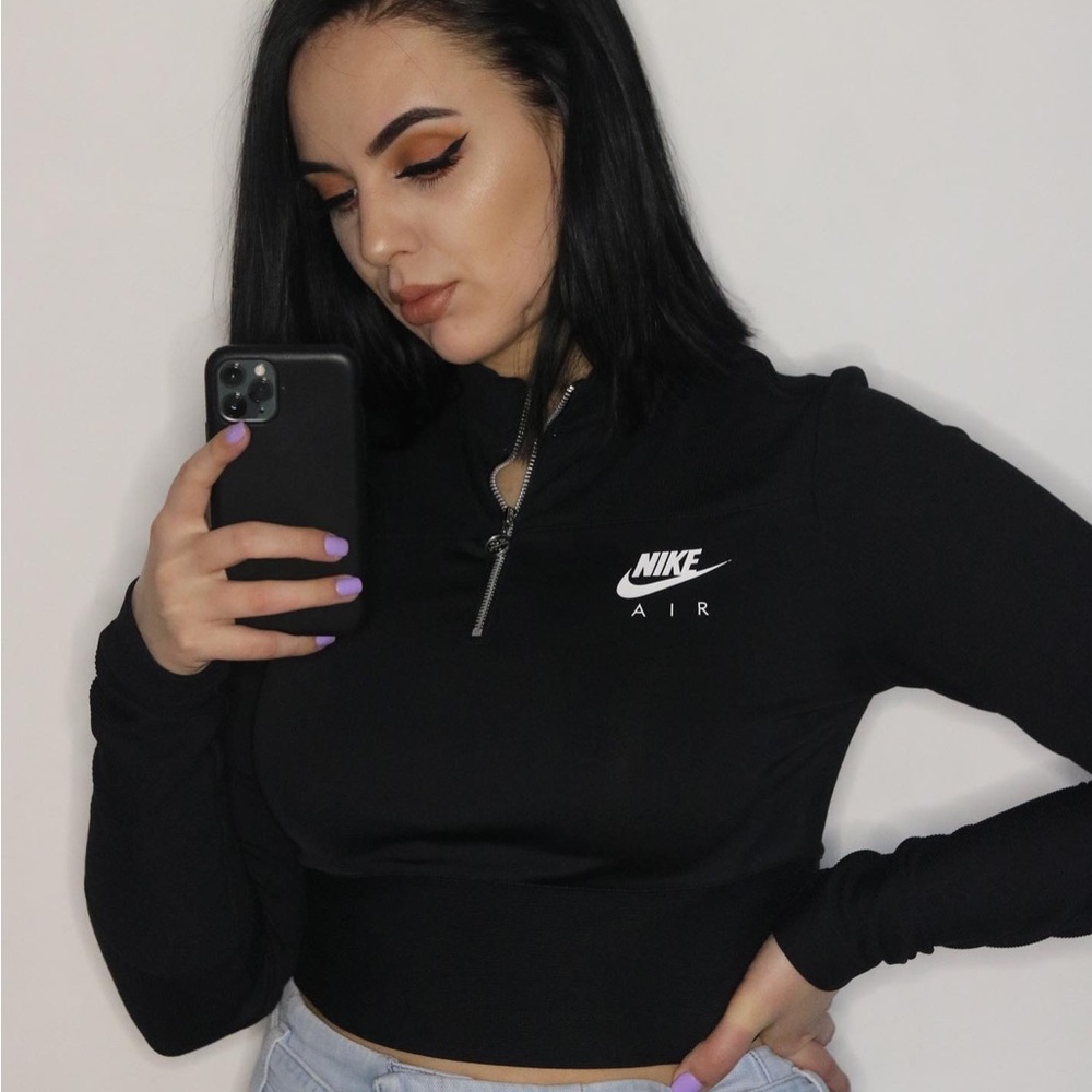 Black Nike crop top